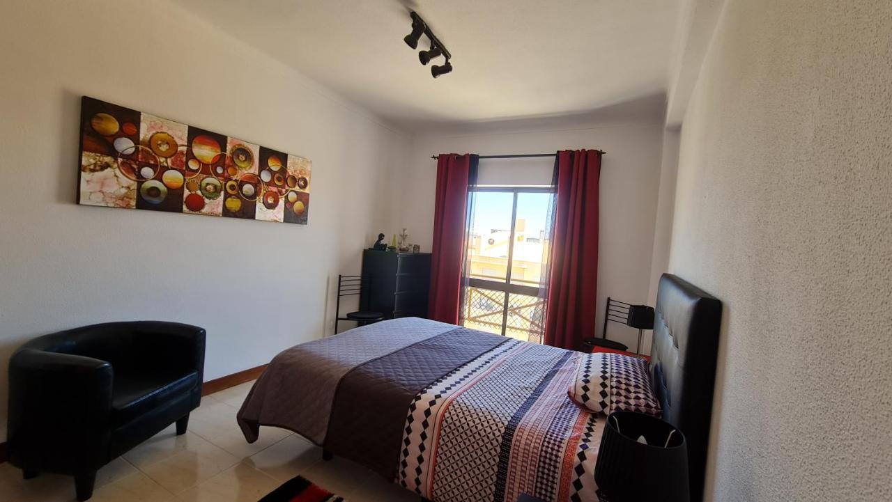 Apartmento Praia Da Dona Ana Лагуш Экстерьер фото