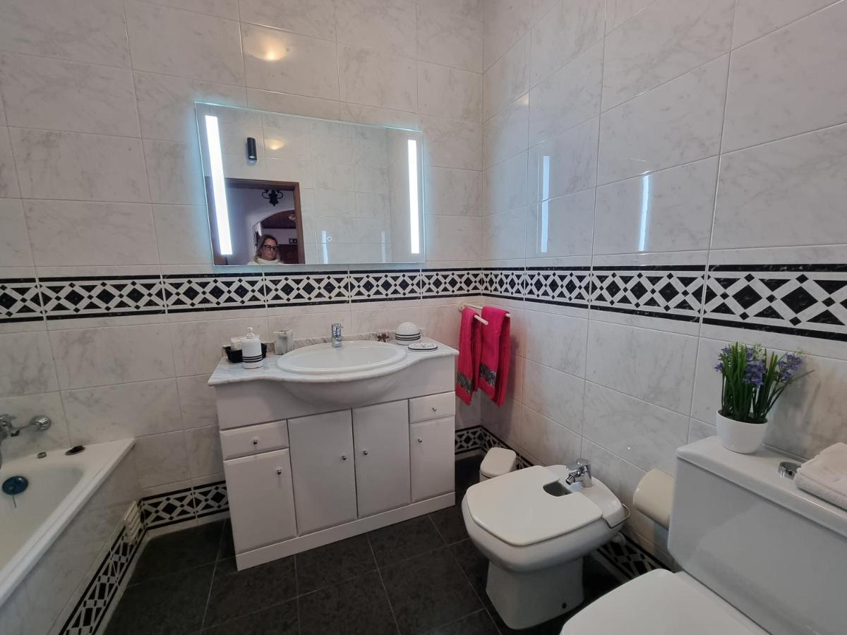 Apartmento Praia Da Dona Ana Лагуш Экстерьер фото