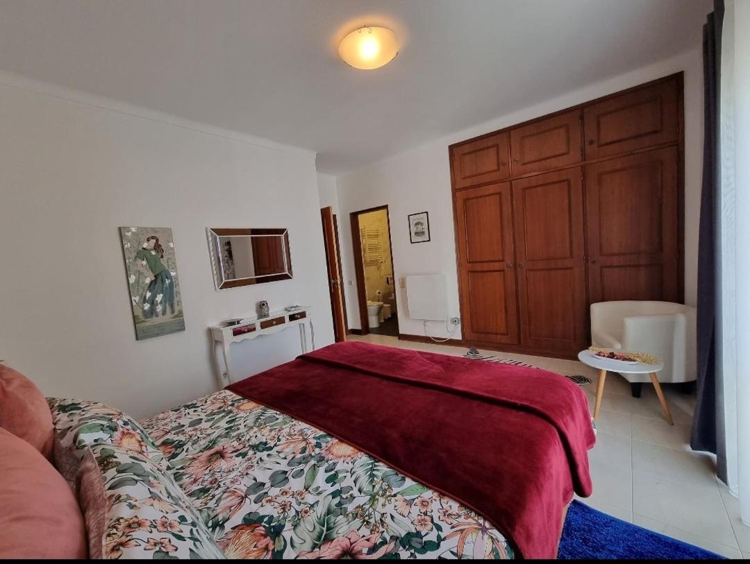 Apartmento Praia Da Dona Ana Лагуш Экстерьер фото