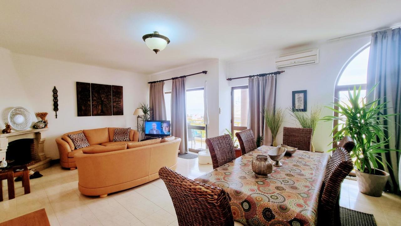 Apartmento Praia Da Dona Ana Лагуш Экстерьер фото