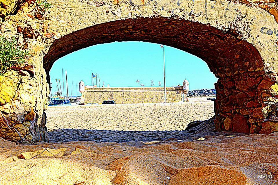 Apartmento Praia Da Dona Ana Лагуш Экстерьер фото